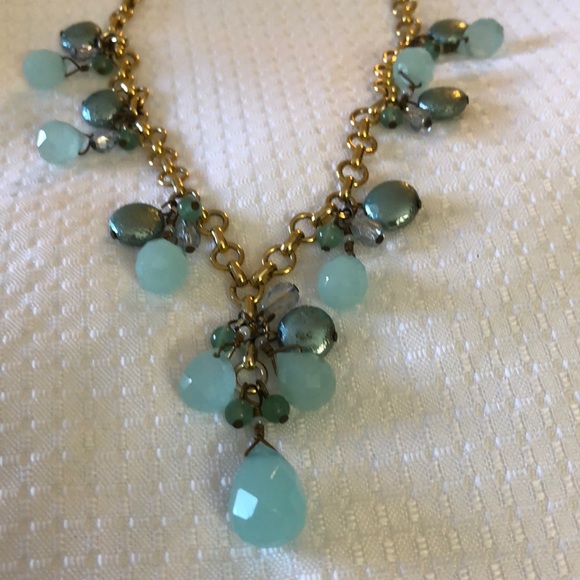 Green Semi precious stones and coin pearl necklace. - Picture 7 of 9